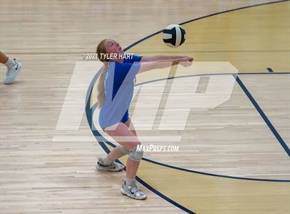 Thumbnail 2 in Cascade @ Tri-West Hendricks photogallery.