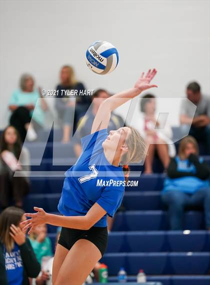 Thumbnail 3 in Cascade @ Tri-West Hendricks photogallery.