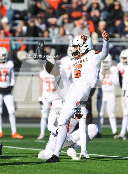 Thumbnail 3 in Central York @ Harrisburg (PIAA 6A 3rd Round) photogallery.