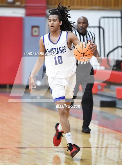 Thumbnail 1 in Cesar Chavez vs. Dobson (Phoenix Union High Classic) photogallery.