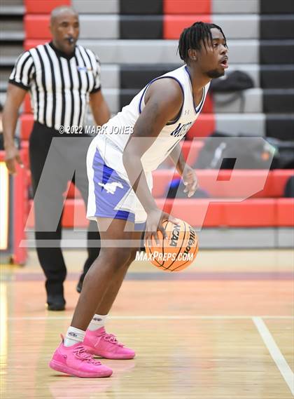 Thumbnail 3 in Cesar Chavez vs. Dobson (Phoenix Union High Classic) photogallery.