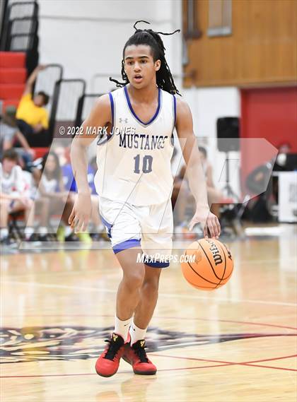 Thumbnail 2 in Cesar Chavez vs. Dobson (Phoenix Union High Classic) photogallery.