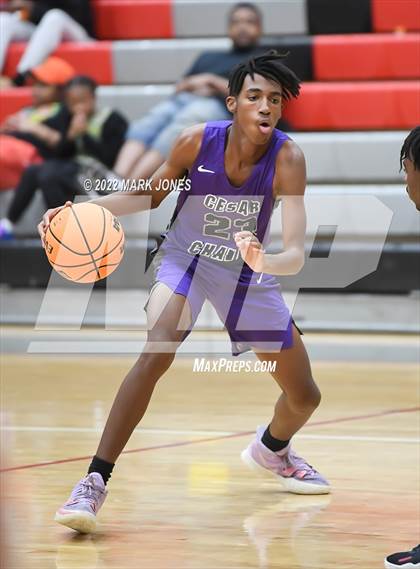 Thumbnail 3 in Cesar Chavez vs. Dobson (Phoenix Union High Classic) photogallery.