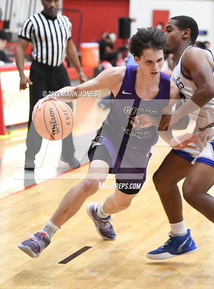 Thumbnail 2 in Cesar Chavez vs. Dobson (Phoenix Union High Classic) photogallery.