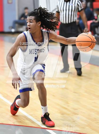 Thumbnail 3 in Cesar Chavez vs. Dobson (Phoenix Union High Classic) photogallery.