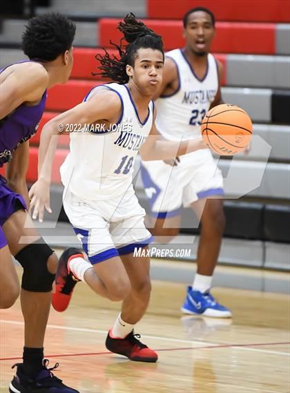Thumbnail 2 in Cesar Chavez vs. Dobson (Phoenix Union High Classic) photogallery.