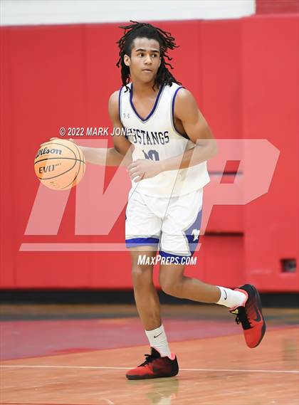 Thumbnail 2 in Cesar Chavez vs. Dobson (Phoenix Union High Classic) photogallery.
