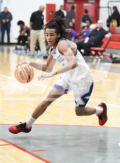 Thumbnail 2 in Cesar Chavez vs. Dobson (Phoenix Union High Classic) photogallery.