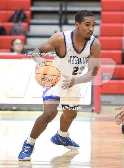 Thumbnail 2 in Cesar Chavez vs. Dobson (Phoenix Union High Classic) photogallery.