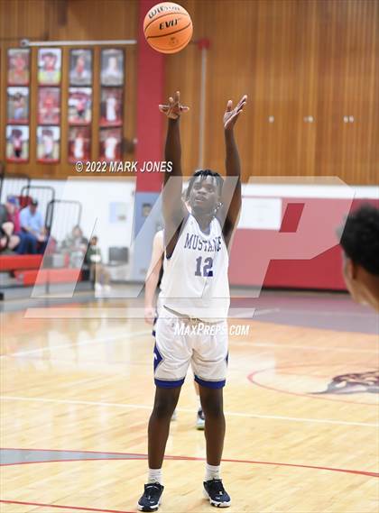 Thumbnail 3 in Cesar Chavez vs. Dobson (Phoenix Union High Classic) photogallery.