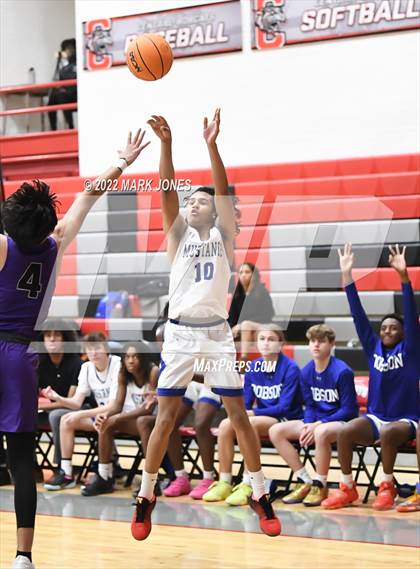 Thumbnail 3 in Cesar Chavez vs. Dobson (Phoenix Union High Classic) photogallery.
