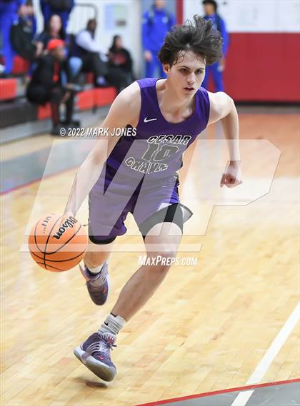 Thumbnail 2 in Cesar Chavez vs. Dobson (Phoenix Union High Classic) photogallery.