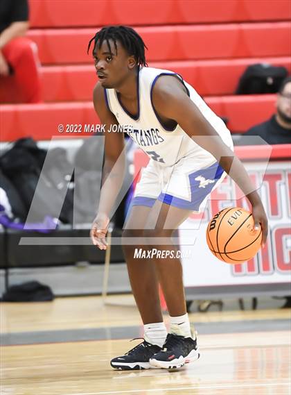 Thumbnail 1 in Cesar Chavez vs. Dobson (Phoenix Union High Classic) photogallery.