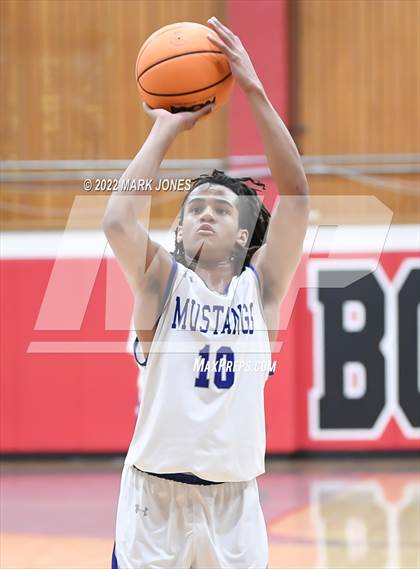 Thumbnail 2 in Cesar Chavez vs. Dobson (Phoenix Union High Classic) photogallery.