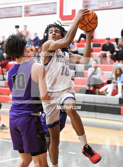 Thumbnail 2 in Cesar Chavez vs. Dobson (Phoenix Union High Classic) photogallery.
