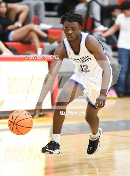 Thumbnail 2 in Cesar Chavez vs. Dobson (Phoenix Union High Classic) photogallery.