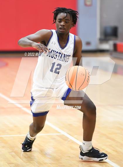 Thumbnail 3 in Cesar Chavez vs. Dobson (Phoenix Union High Classic) photogallery.