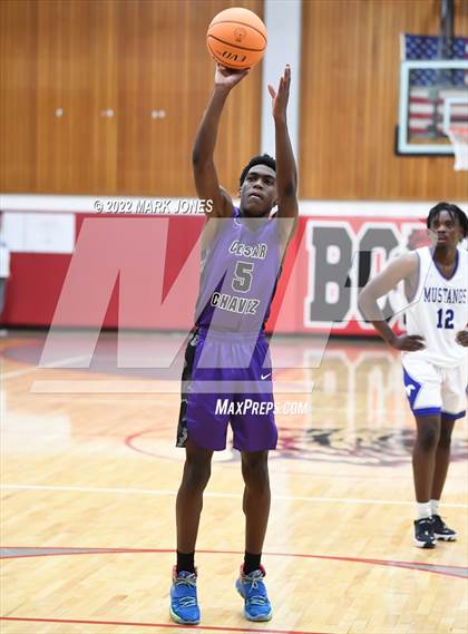 Thumbnail 3 in Cesar Chavez vs. Dobson (Phoenix Union High Classic) photogallery.