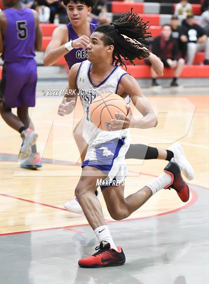 Thumbnail 3 in Cesar Chavez vs. Dobson (Phoenix Union High Classic) photogallery.