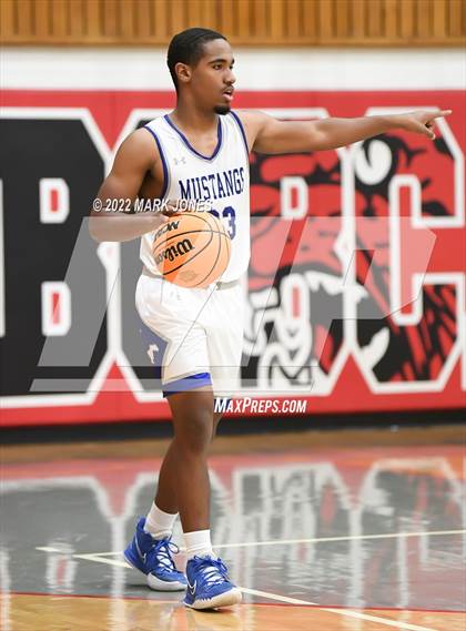 Thumbnail 2 in Cesar Chavez vs. Dobson (Phoenix Union High Classic) photogallery.