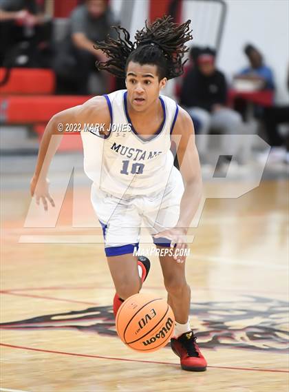Thumbnail 1 in Cesar Chavez vs. Dobson (Phoenix Union High Classic) photogallery.
