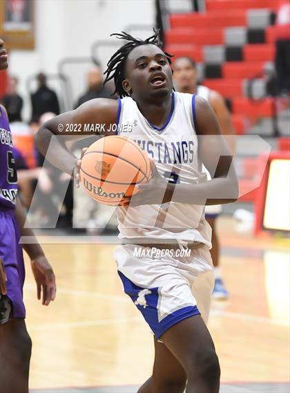 Thumbnail 1 in Cesar Chavez vs. Dobson (Phoenix Union High Classic) photogallery.