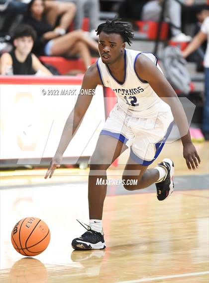 Thumbnail 3 in Cesar Chavez vs. Dobson (Phoenix Union High Classic) photogallery.