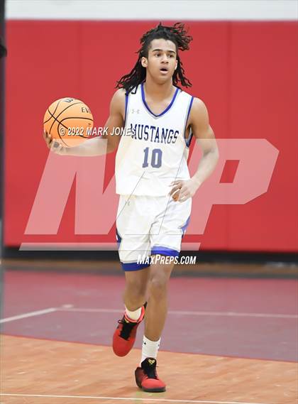 Thumbnail 3 in Cesar Chavez vs. Dobson (Phoenix Union High Classic) photogallery.