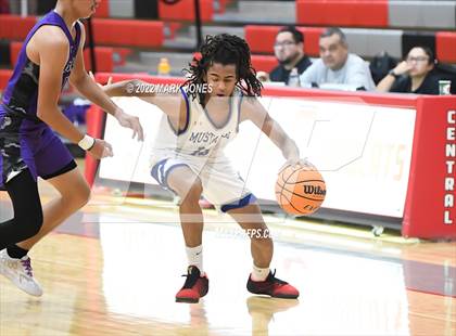 Thumbnail 1 in Cesar Chavez vs. Dobson (Phoenix Union High Classic) photogallery.
