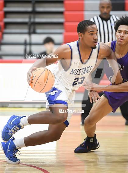 Thumbnail 2 in Cesar Chavez vs. Dobson (Phoenix Union High Classic) photogallery.