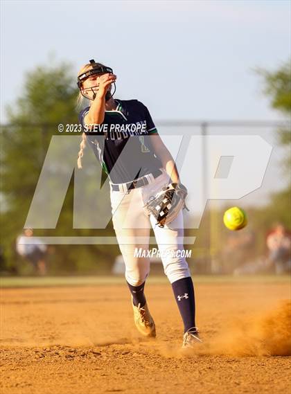 Thumbnail 2 in Mountain View @ Woodgrove (VHSL Class 5 Region D Regional Quarterfinal) photogallery.