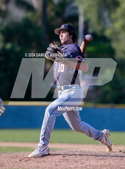 Thumbnail 3 in Chaminade @ Bishop Alemany photogallery.