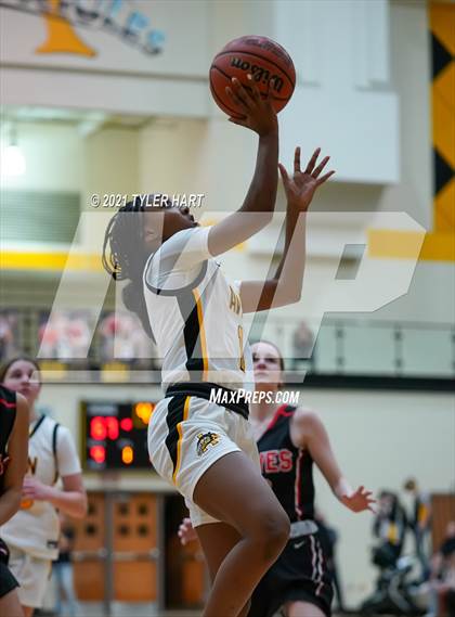 Thumbnail 2 in Terre Haute South Vigo @ Avon photogallery.