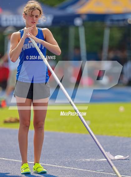 Thumbnail 1 in GIAA 2A Finals (Pole Vault) photogallery.