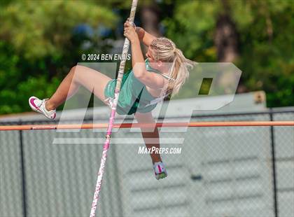 Thumbnail 2 in GIAA 2A Finals (Pole Vault) photogallery.