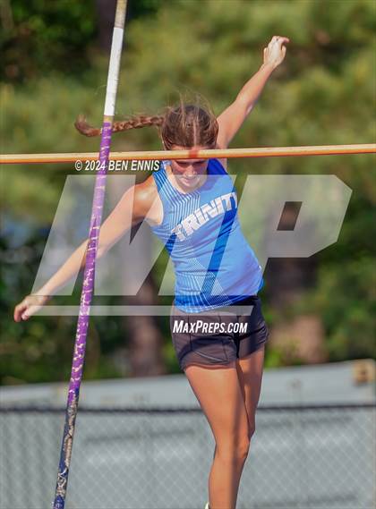 Thumbnail 2 in GIAA 2A Finals (Pole Vault) photogallery.
