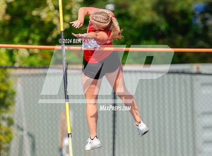 Thumbnail 1 in GIAA 2A Finals (Pole Vault) photogallery.