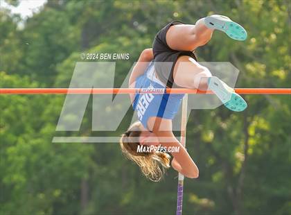 Thumbnail 1 in GIAA 2A Finals (Pole Vault) photogallery.