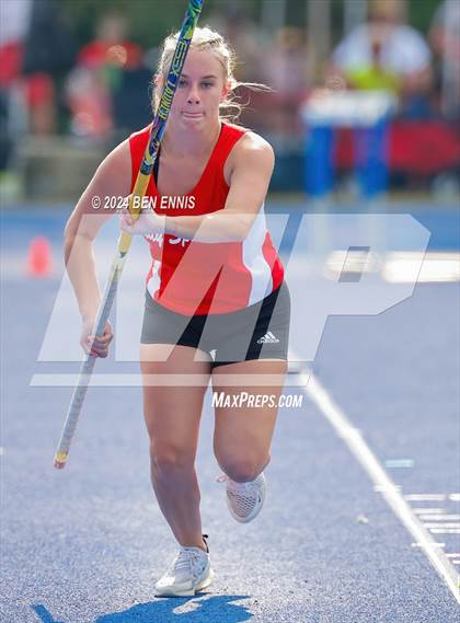 Thumbnail 2 in GIAA 2A Finals (Pole Vault) photogallery.