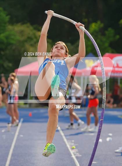 Thumbnail 2 in GIAA 2A Finals (Pole Vault) photogallery.