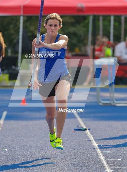 Thumbnail 2 in GIAA 2A Finals (Pole Vault) photogallery.