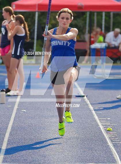 Thumbnail 3 in GIAA 2A Finals (Pole Vault) photogallery.