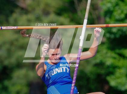 Thumbnail 1 in GIAA 2A Finals (Pole Vault) photogallery.