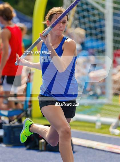 Thumbnail 1 in GIAA 2A Finals (Pole Vault) photogallery.