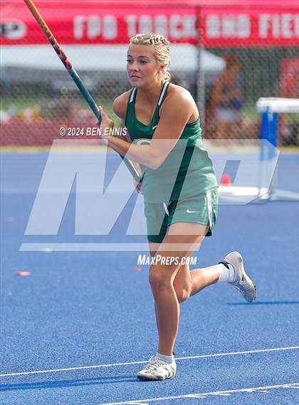 Thumbnail 2 in GIAA 2A Finals (Pole Vault) photogallery.
