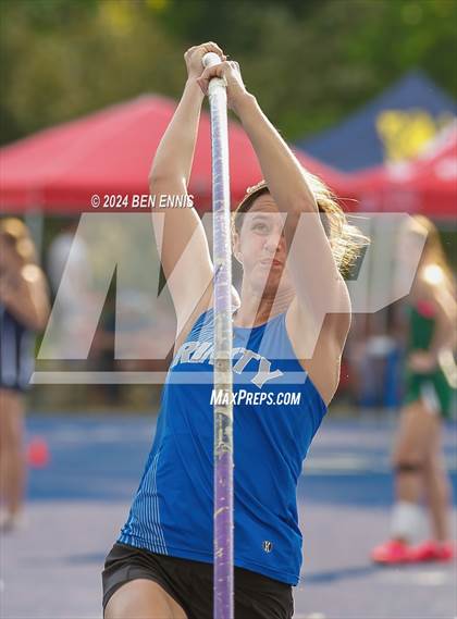 Thumbnail 3 in GIAA 2A Finals (Pole Vault) photogallery.