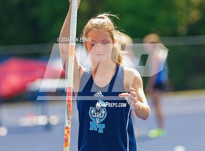 Thumbnail 2 in GIAA 2A Finals (Pole Vault) photogallery.