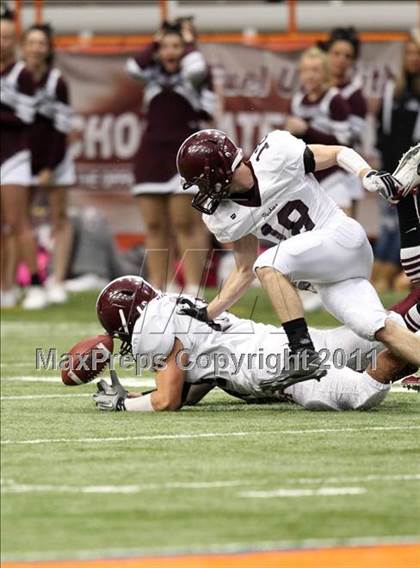 Thumbnail 2 in Harrison vs. Aquinas (NYSPHSAA Class A Final) photogallery.