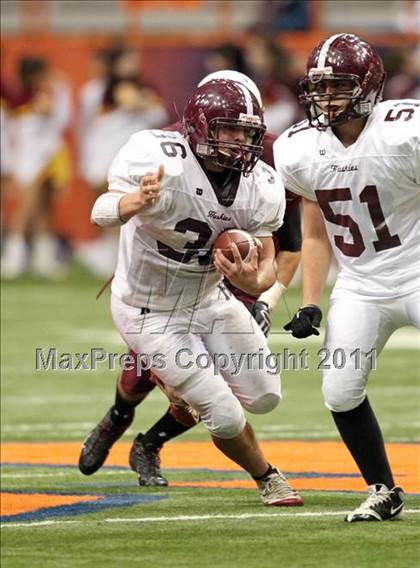 Thumbnail 2 in Harrison vs. Aquinas (NYSPHSAA Class A Final) photogallery.