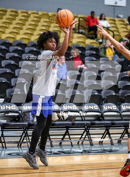 Thumbnail 1 in Pinecrest vs. St. Pauls (2023 Robeson County Shootout) photogallery.